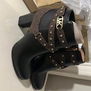 Brand new MK boots